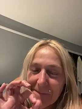 Blondnboujee53 Adlı Modelin Web Kamerası Şovu