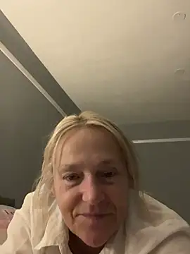 Blondnboujee53 webcam show
