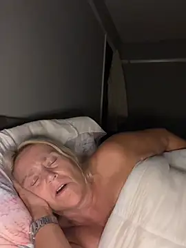 Pokazy przed kamerką – Blondnboujee53