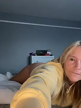 Show de Blondnboujee53 na webcam