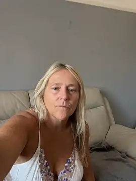 Blondnboujee53 ওয়েবক্যাম শো