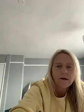Show de Blondnboujee53 na webcam