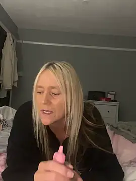 Blondnboujee53 Webcam-Show