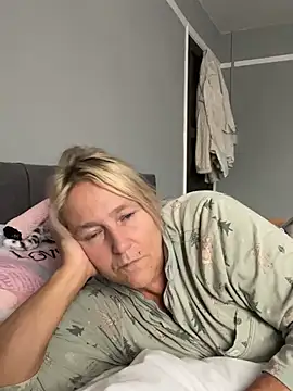 Blondnboujee53 웹캠 쇼