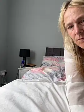 Blondnboujee53 Webcamshow