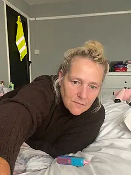 Blondnboujee53's Webcam Show