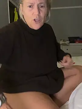 הופעת וובקאם של Blondnboujee53