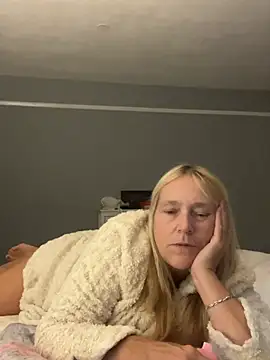 Blondnboujee53 웹캠 쇼