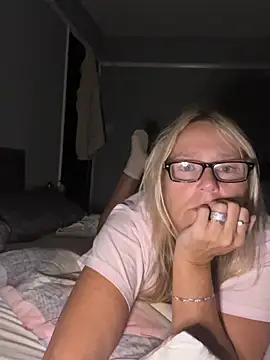 Show de Blondnboujee53 na webcam