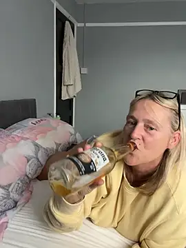 Blondnboujee53 Webcam-Show