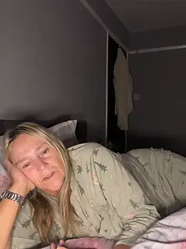 Blondnboujee53 Webcamshow