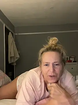 Blondnboujee53 – webcam-show