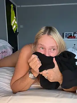 Вебкам-шоу Blondnboujee53