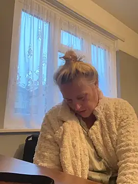 Blondnboujee53: διαδικτυακό σόου στην κάμερα