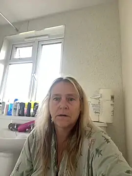 Blondnboujee53's Webcam Show