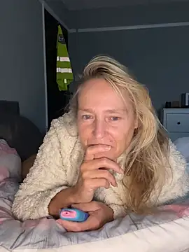 Show de Blondnboujee53 na webcam