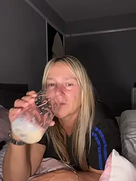 Blondnboujee53 Adlı Modelin Web Kamerası Şovu