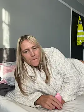 Show webcam de Blondnboujee53
