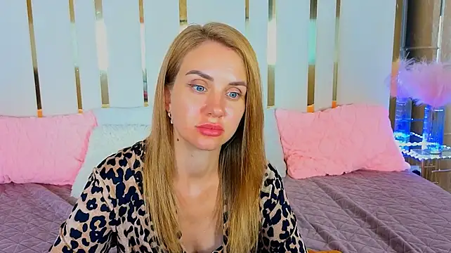 Chat +18 de GabriEllla_4U ao vivo