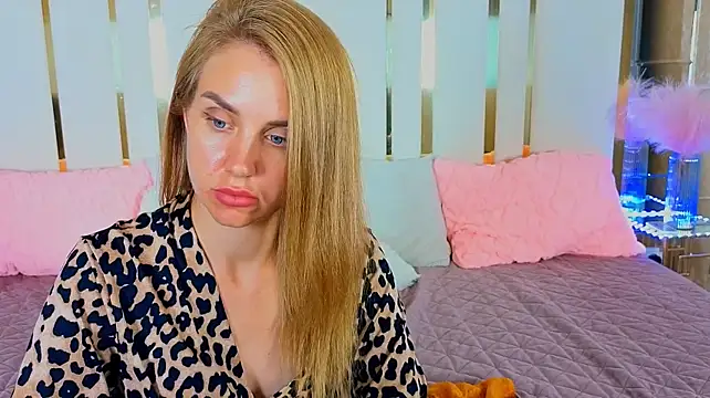 GabriEllla_4U Adlı Modelin Canlı XXX Sohbeti
