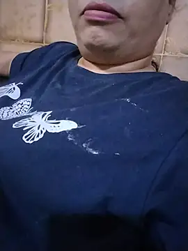 CUTIE_PIE_X: διαδικτυακό σόου στην κάμερα