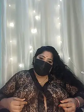Chat +18 de DESI-DOLLLL ao vivo