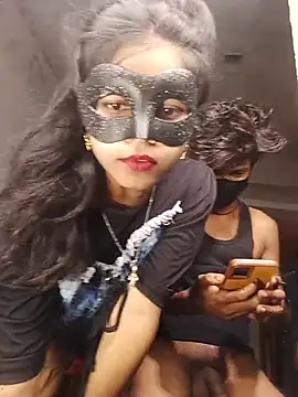 Romantic-couple10's Webcam Show