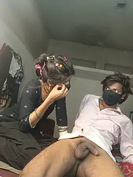 Romantic-couple10's Webcam Show