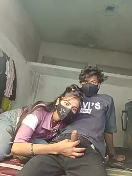 Romantic-couple10 网络视讯表演