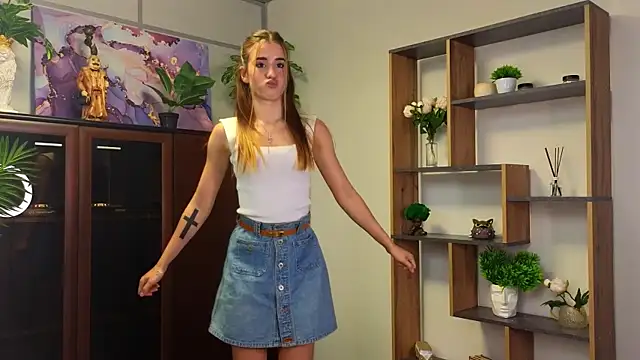 AmaliaPhillians Show in webcam