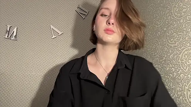LovieClausing's Live XXX Chat