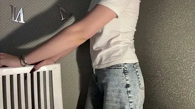 LovieClausingのライブXXXチャット
