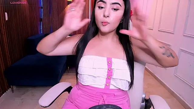Jadee_Cartern Webbikameraesitys