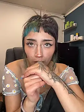baby_akuma_'s Live XXX Chat