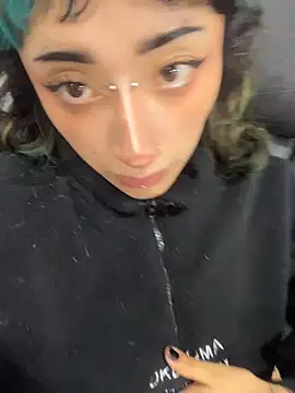 baby_akuma_'s Live XXX Chat
