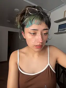 baby_akuma_'s Live XXX Chat