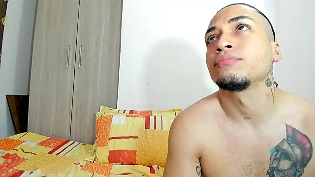 Show Webcam de UR_LATIN_BUSHY_GUYS