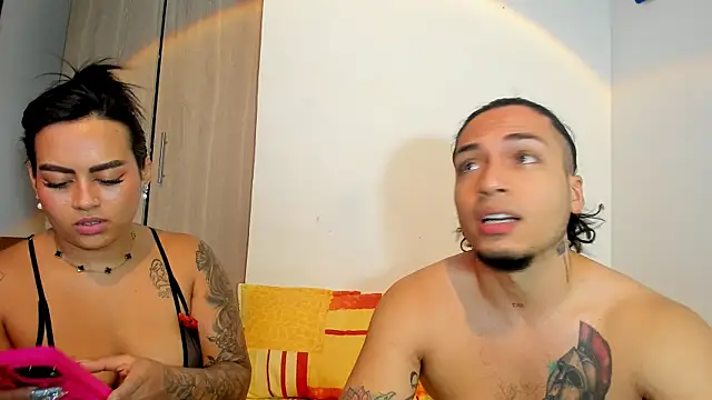 Show de UR_LATIN_BUSHY_GUYS na webcam