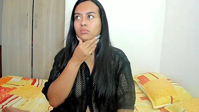 UR_LATIN_BUSHY_GUYSn Webbikameraesitys