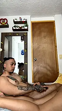 UR_LATIN_BUSHY_GUYS Webcam Show