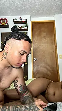 UR_LATIN_BUSHY_GUYS webkamerás műsora
