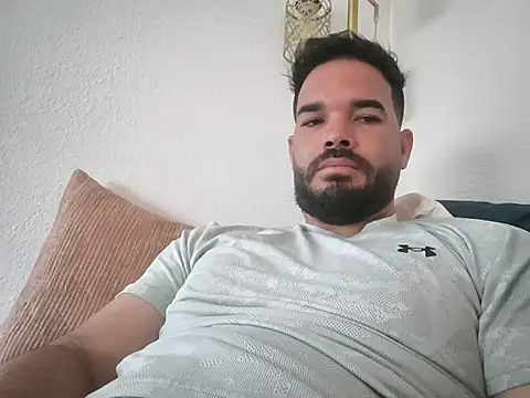 Show modela pingacuba na web-kameri