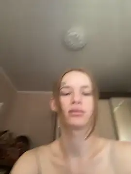 LeinaWoluers Adlı Modelin Canlı XXX Sohbeti