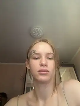 LeinaWoluers Chat XXX live