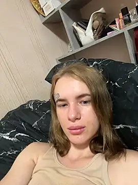 LeinaWoluers' Live Chat Room