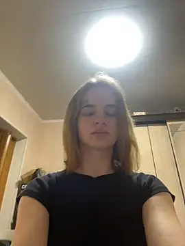 LeinaWoluers Chat XXX in diretta