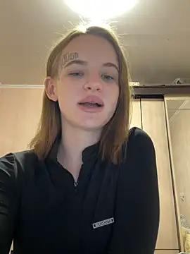 LeinaWoluers' Live XXX Chat