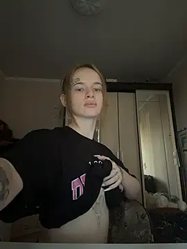 Živý XXX chat LeinaWoluers
