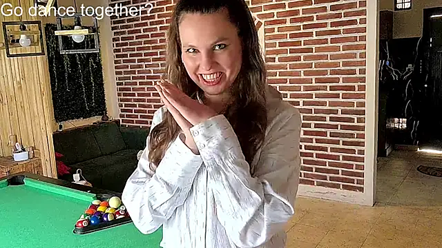 JacklynSwisshelm Show in webcam