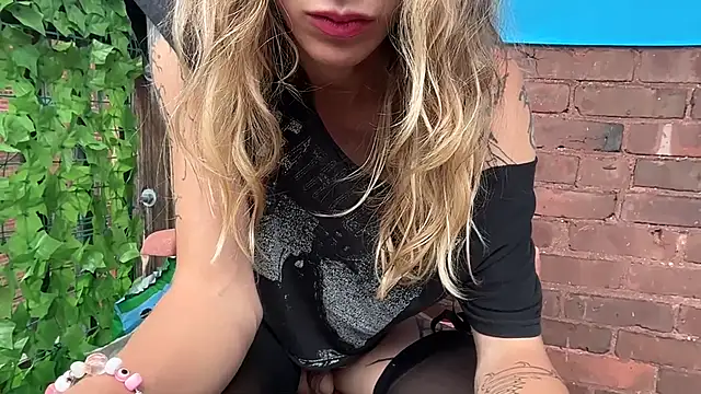 Show modela tslurbarbie na web-kameri